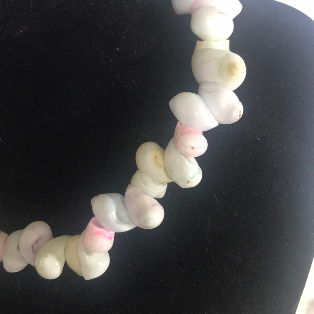 “SEASHELL” Vintage Choker Style Pastel Coloured Necklace.